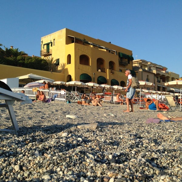 Spiaggia Libera Di Varigotti