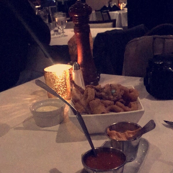 Photo taken at Kinzie Chophouse by Abdul.10🌴 on 11/9/2018