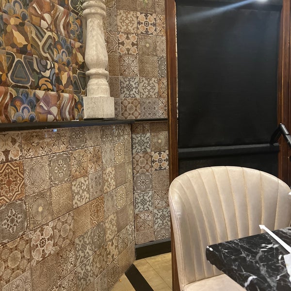 5/12/2023 tarihinde a🤍ziyaretçi tarafından Osmanli restaurant مطعم عُصمنلي'de çekilen fotoğraf
