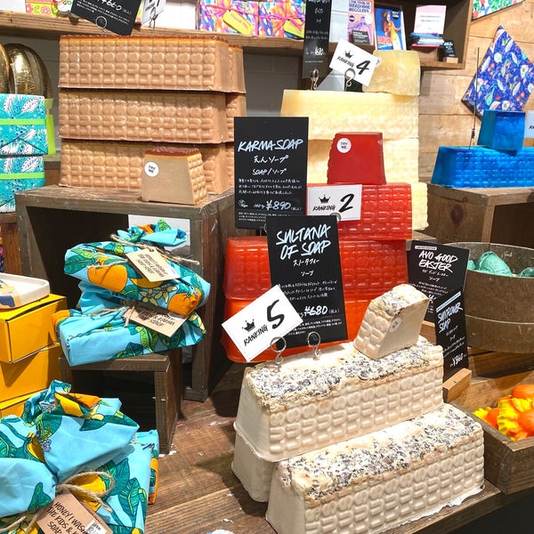 Photos At Lush名古屋parco店 Cosmetics Shop In 名古屋市中区