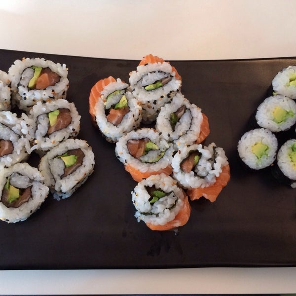 вкусные роллы. киото с крабовой шапочкой. суши киев. сенсей суши. суши сен.