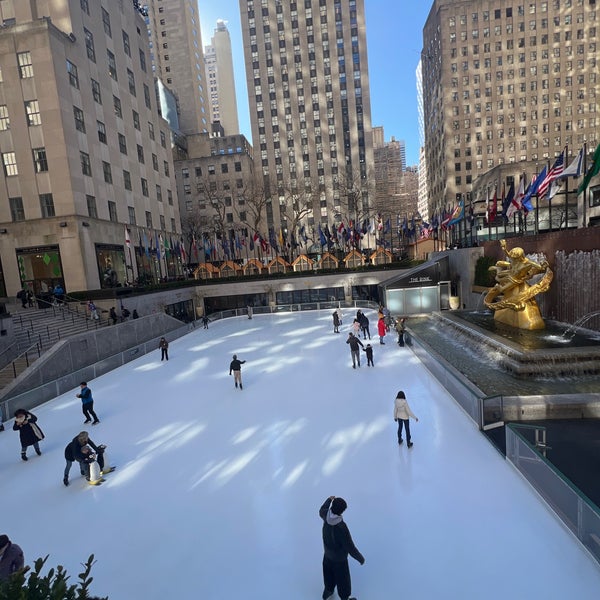 Foto tirada no(a) Rockefeller Plaza por A A. em 2/6/2024