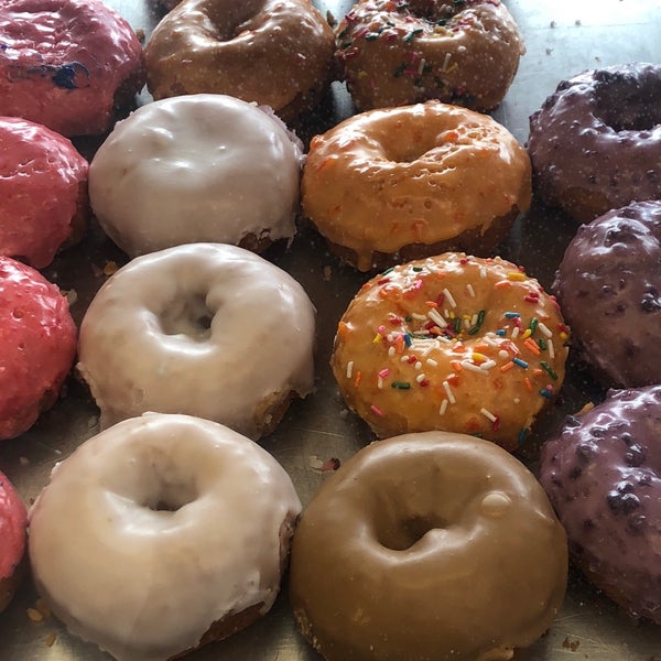 Photo taken at Primo&#39;s Donuts by Ingrid P. on 2/3/2019