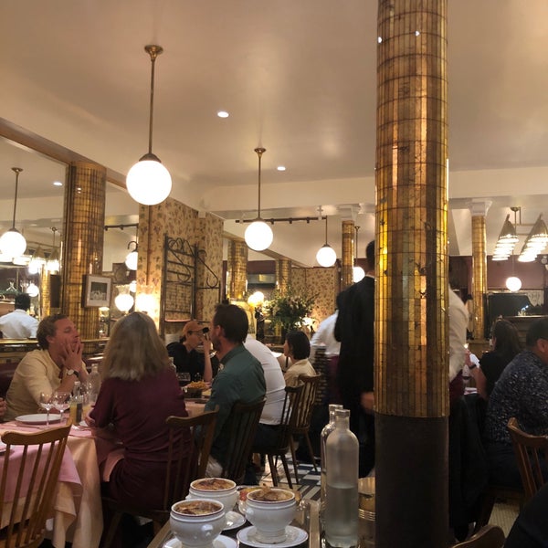 Photo taken at La Poule au Pot by Mansour on 9/2/2019