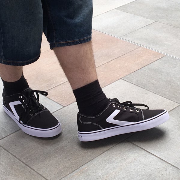 payless southpark mall