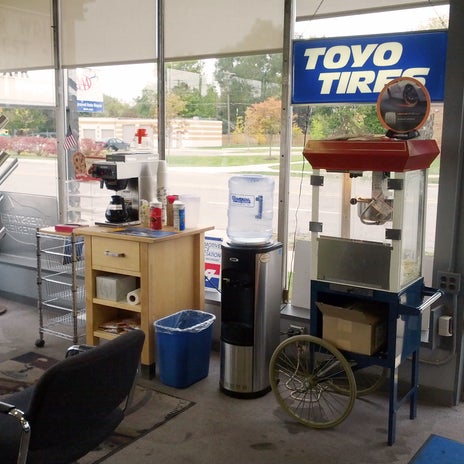 Photo taken at Kenny&#39;s Lakes Area Auto Experts by Kenny W. on 1/2/2015