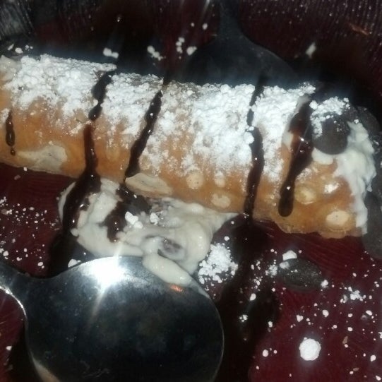 BEST CANNOLI I'VE EVER HAD !!