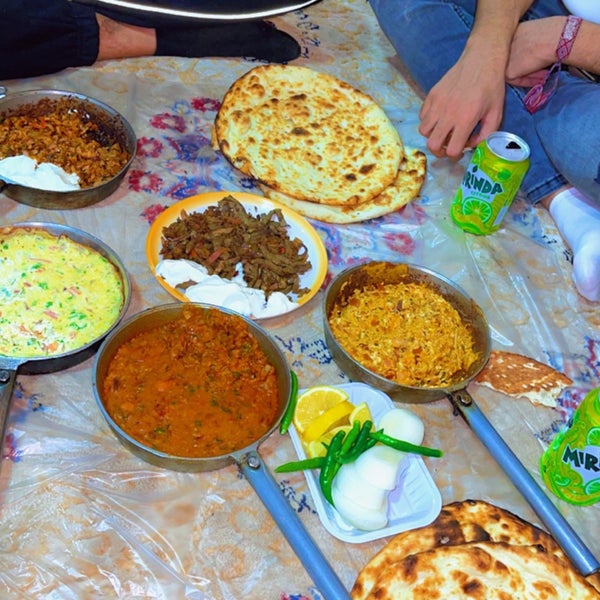 مطاعم و مطابخ النفود Restaurants Al NUFUD الروابي�da Orta Doğu