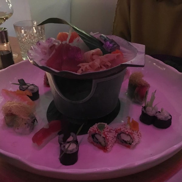 Foto tirada no(a) Ono Japanese Dining por Audrey B. em 12/23/2018