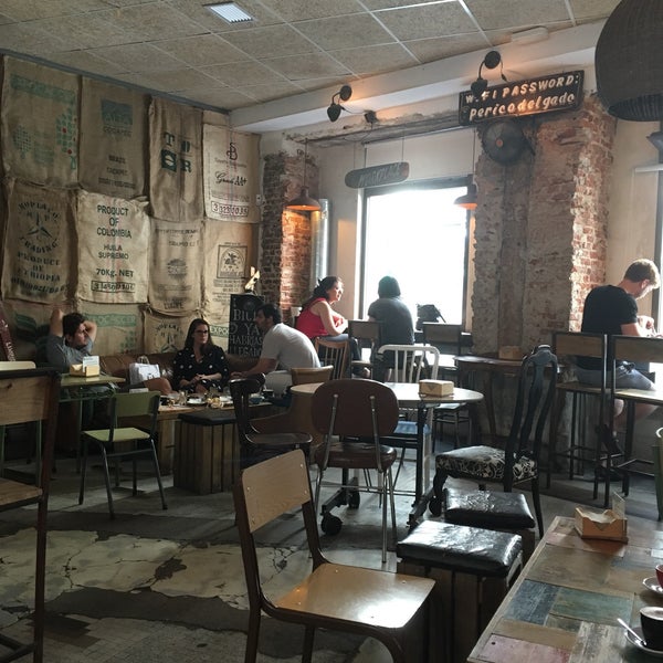 6/24/2018 tarihinde Jess G.ziyaretçi tarafından La Bicicleta Café'de çekilen fotoğraf
