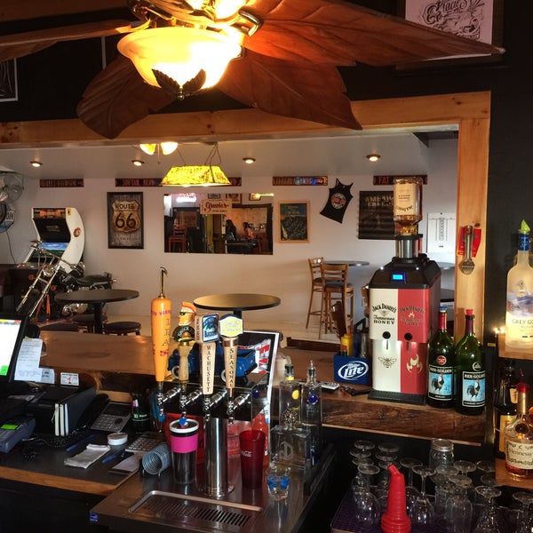 Gracie's Bar & Grill Burger Joint in Salisbury