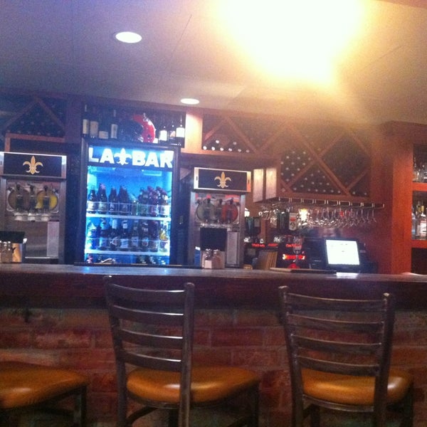 Das Foto wurde bei LA Bar von Jonathan S. am 7/12/2013 aufgenommen