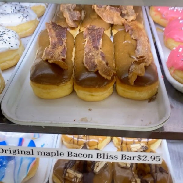 9/25/2020 tarihinde Mohammed A.ziyaretçi tarafından DK&#39;s Donuts and Bakery'de çekilen fotoğraf