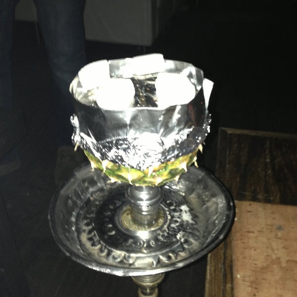 Pineapple Hookah is the best Hookah in New York what ever the flavor, my Favorite is Mix Grape with Mint. Try it. Food are great fried Calamari and spice wings are wow