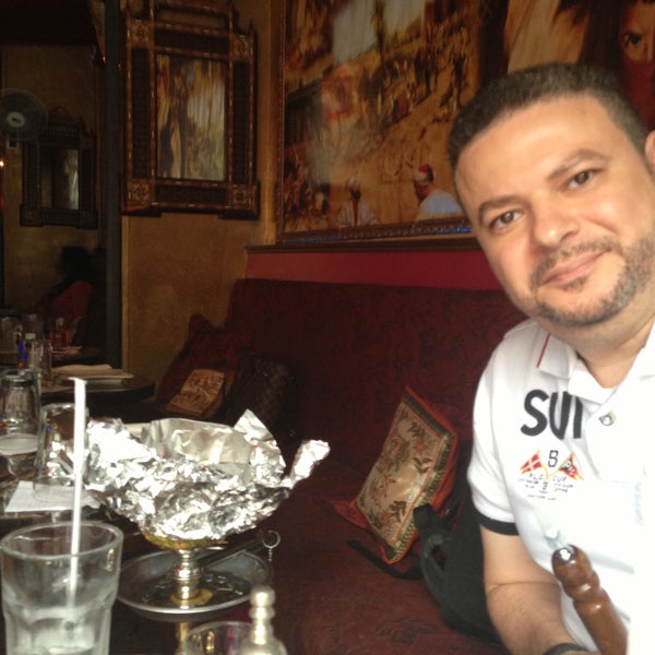 5/9/2013에 Mohammed A.님이 Sidewalk Bar &amp; Restaurant에서 찍은 사진
