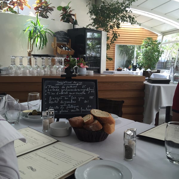 6/17/2015 tarihinde Hitch Y.ziyaretçi tarafından Brasserie la Bavaroise'de çekilen fotoğraf