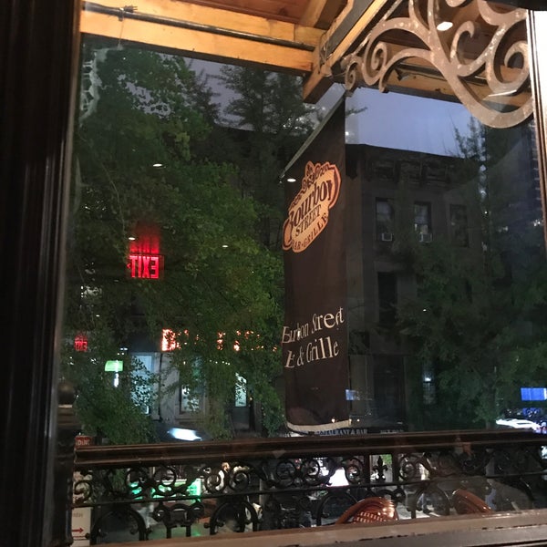 5/6/2017에 Hitch Y.님이 Bourbon Street Bar &amp; Grille에서 찍은 사진