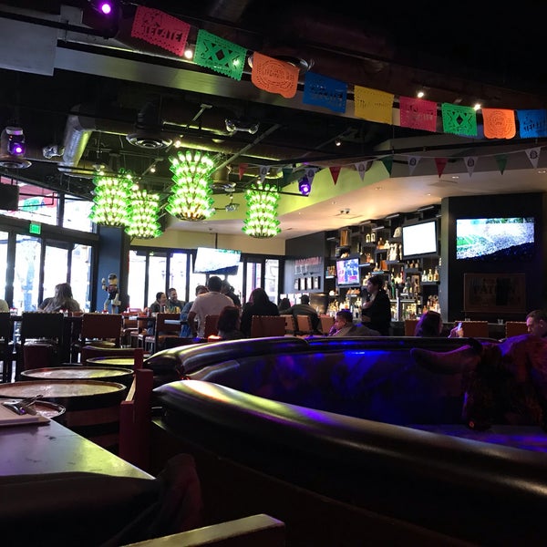 รูปภาพถ่ายที่ Chayo Mexican Kitchen + Tequila Bar โดย Hector S. เมื่อ 1/1/2019