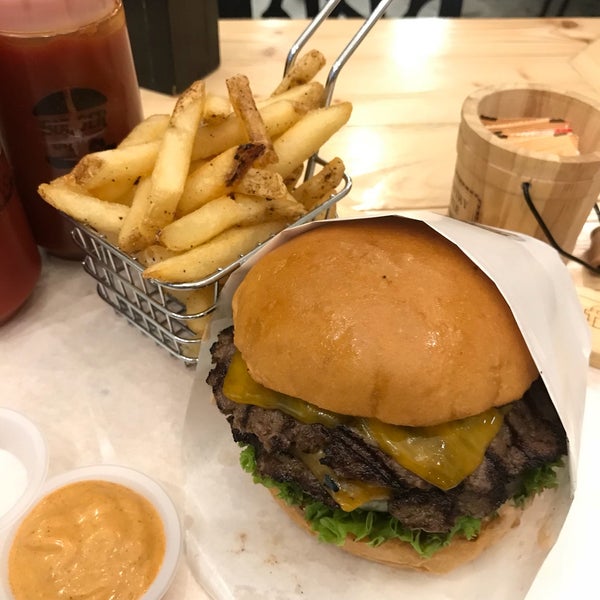 Photo taken at Burger On 16 by TheLostBoyLloyd.com on 9/26/2018