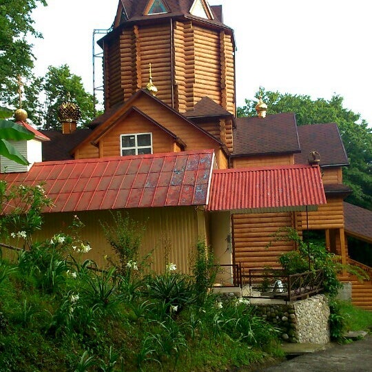 Храм святых царственных мучеников