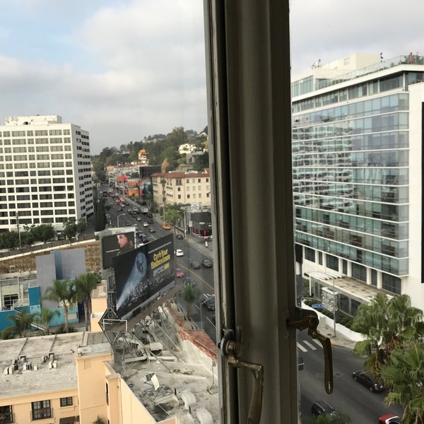10/19/2017 tarihinde Seth F.ziyaretçi tarafından Sunset Tower Hotel'de çekilen fotoğraf