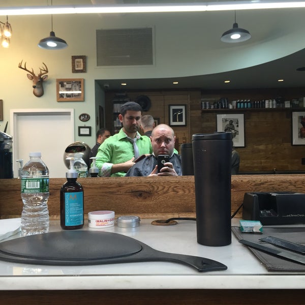 6/15/2016 tarihinde Seth F.ziyaretçi tarafından Made Man Barbershop'de çekilen fotoğraf