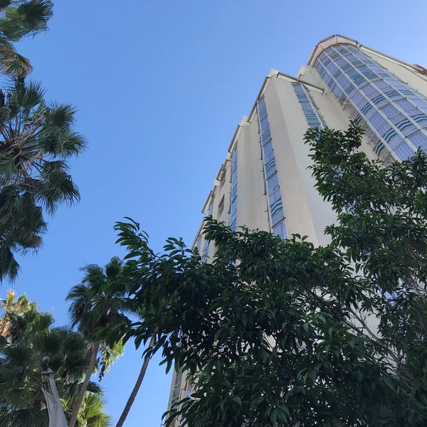 10/21/2017 tarihinde Seth F.ziyaretçi tarafından Sunset Tower Hotel'de çekilen fotoğraf