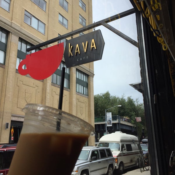 Foto tirada no(a) Kava Cafe por Seth F. em 8/6/2017