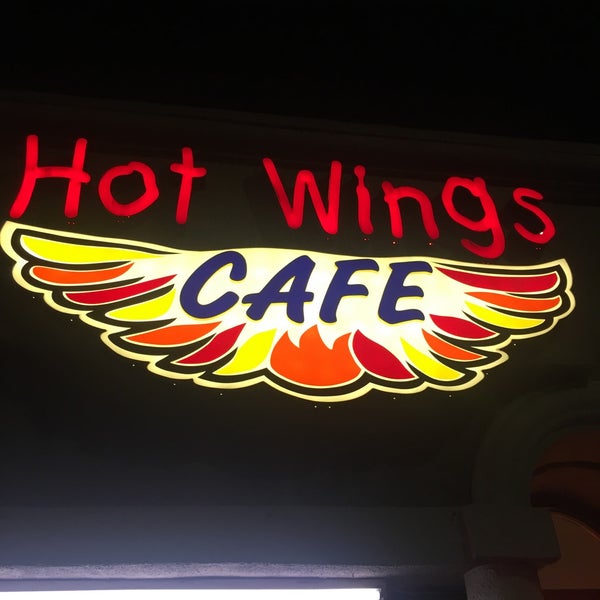 Photo taken at Hot Wings Cafe (Melrose) by Lasha G. on 2/19/2017