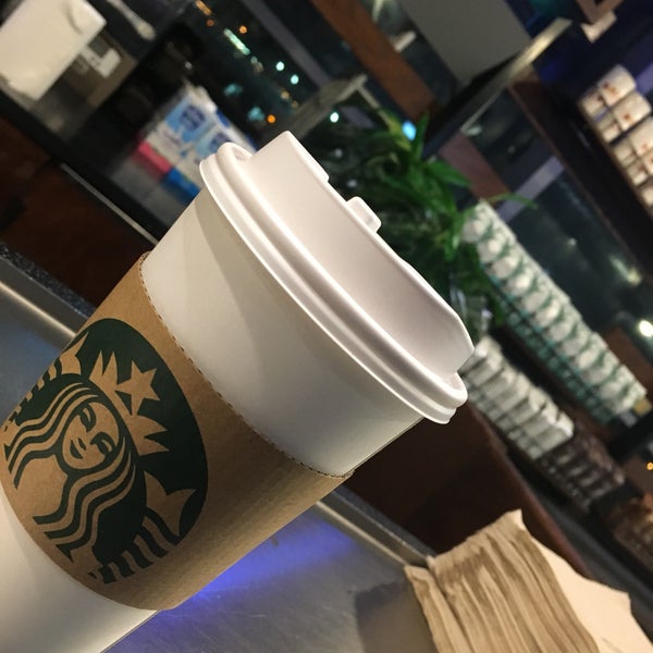 Foto scattata a Starbucks da Hamad A. il 1/29/2020