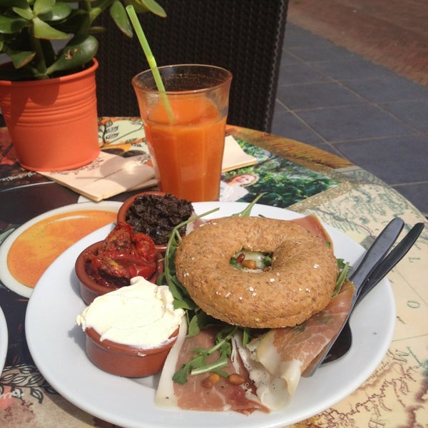 Bagels & Beans Zeeheldenkwartier Piet Heinplein 3