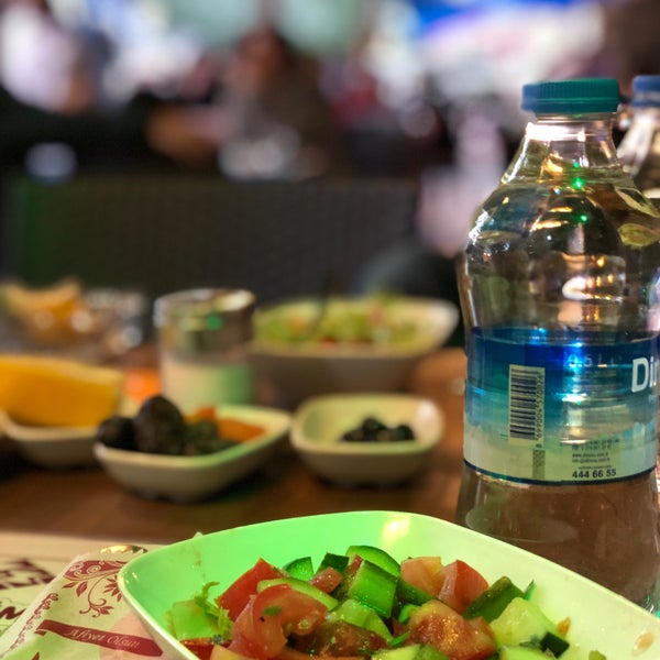 รูปภาพถ่ายที่ Osman Bey Konağı Cafe Restorant โดย SEN&#39;Oll เมื่อ 5/13/2019