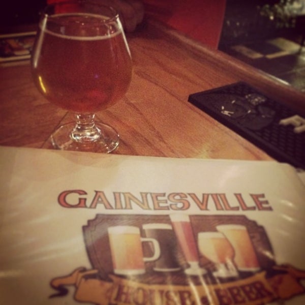 Снимок сделан в Gainesville House of Beer пользователем Marcy D. 11/30/2013