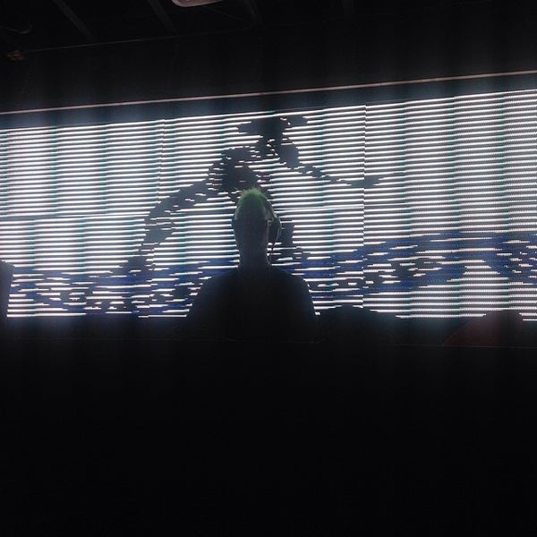 3/27/2014 tarihinde Igor G.ziyaretçi tarafından TRADE Nightclub'de çekilen fotoğraf