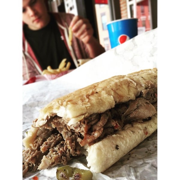 Photo taken at Johnny&#39;s Beef &amp; Gyros Lincoln Park by Allison B. on 6/1/2015