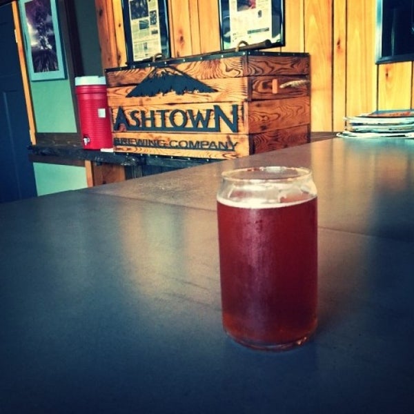 5/28/2015 tarihinde Kris S.ziyaretçi tarafından Ashtown Brewing Company'de çekilen fotoğraf