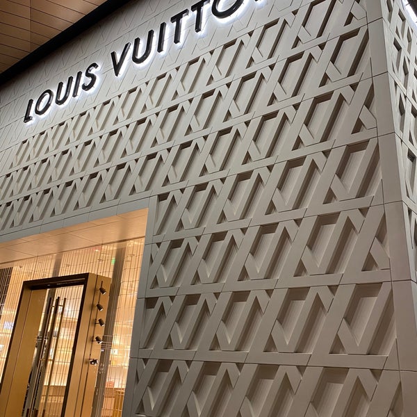 Louis Vuitton Artz Pedregal store, Mexico