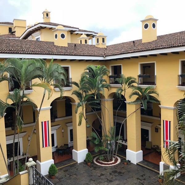 Foto diambil di Costa Rica Marriott Hotel Hacienda Belén oleh Kellie G. pada 9/19/2018