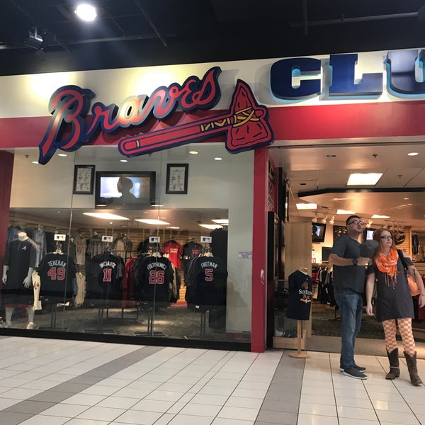 Braves Clubhouse Store closing doors at CNN Center