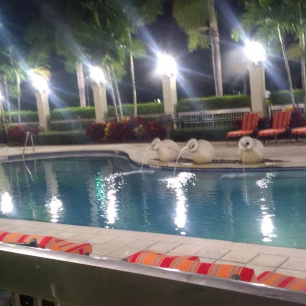 Foto diambil di Renaissance Fort Lauderdale-Plantation Hotel oleh Rosswell R. pada 11/11/2014