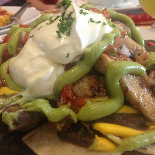 Photo taken at Restaurante Malinche by Gabriela R. on 7/10/2013
