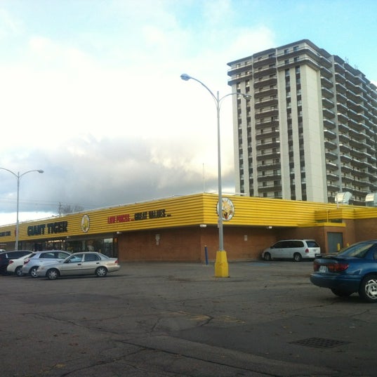 Giant Tiger Kitchener, ON