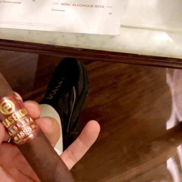 8/28/2023にRiyadh ..がTurquoise Cigar Lounge - Ritz Carltonで撮った写真