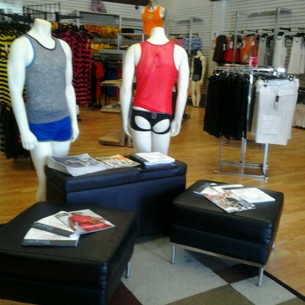 GEÝ TANYŞLARY BELLEVILLE ONTARIO