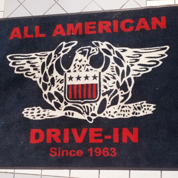 Photo taken at All American Hamburger Drive In by Michael Angelo G. on 9/13/2018
