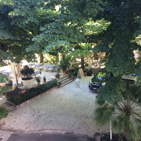 รูปภาพถ่ายที่ Hotel Mediterraneo โดย TatyanaA เมื่อ 6/29/2017