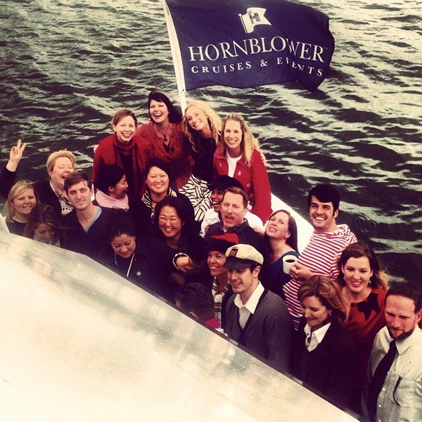 Photo prise au Hornblower Cruises &amp; Events par Heather G. le12/14/2012