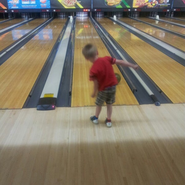 Photo taken at AMF Belleview Lanes by Andy J. on 6/27/2013