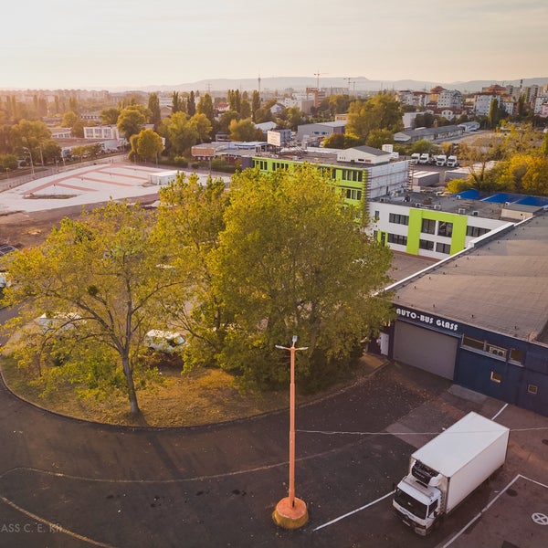 AUTOBUS GLASS Central Europe Kft. (Start Center) Gyömrői út 115.