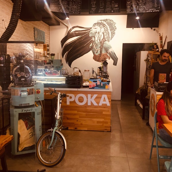 Das Foto wurde bei Poka Coffee Roasters von Ekin Ç. am 1/3/2020 aufgenommen